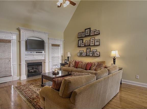 5th image of 808 Stone Mill Cir