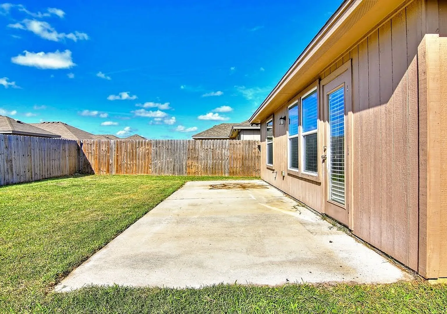 3021 Cantabria 4/Bed 2/Bath - $2095/month — Photo 3