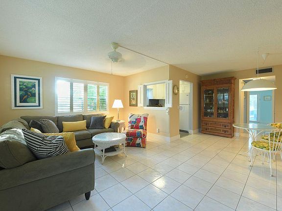 2nd image of 220 Dorchester Way #J-2200