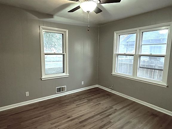 4th image of 326 S Franklin St