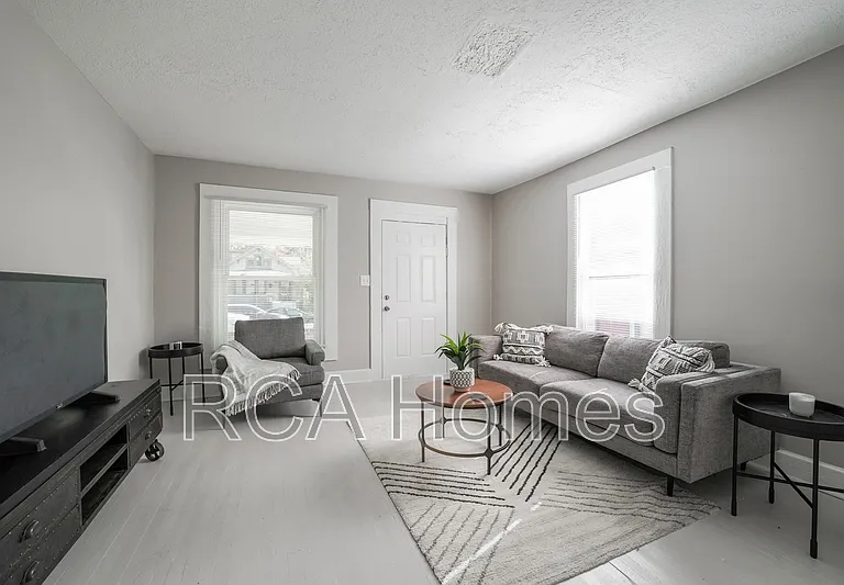 3622 N Capitol Ave — Photo 3