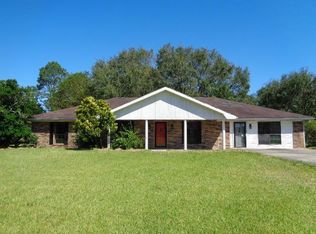 2002 Agnes Broussard Rd, New Iberia, LA 70560