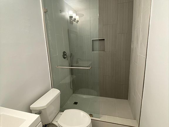 3rd image of 207 Cherry Ave #2