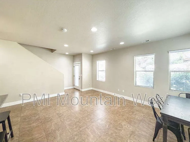 2119 Orchard Pines Loop — Photo 4