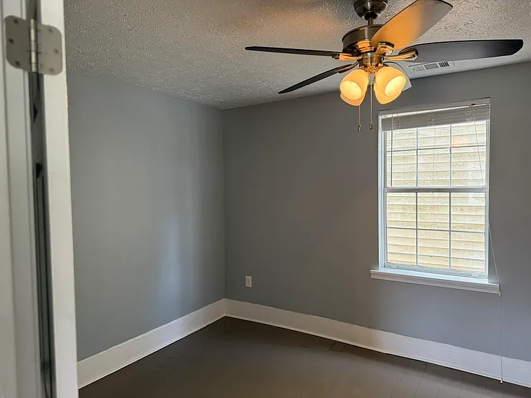 1740 E Market St — Photo 10