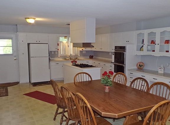 2nd image of 480 E Clauss Ave