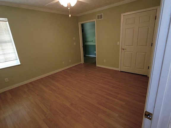 4th image of 68 Wendy Cir