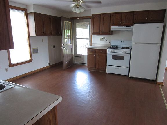 3rd image of 822 Richwood Ave #A