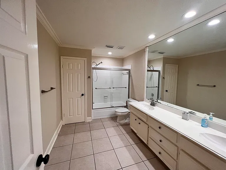 2104 Bay Hill Dr — Photo 28