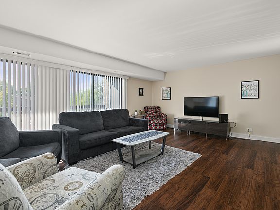 3rd image of 1150 E Randville Dr Unit 2E