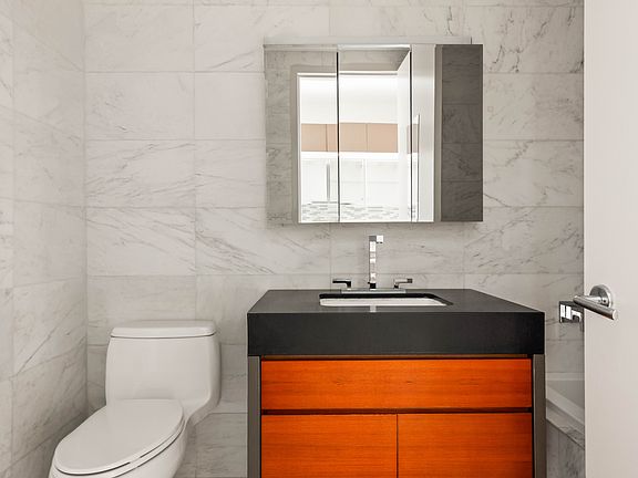 5th image of 75 Wall St APT 19L