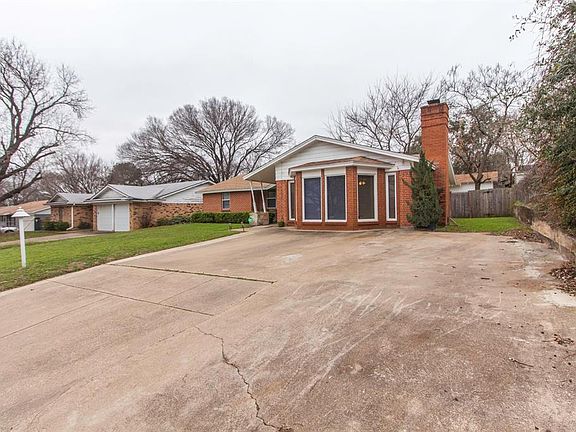 2nd image of 321 Arthur Dr