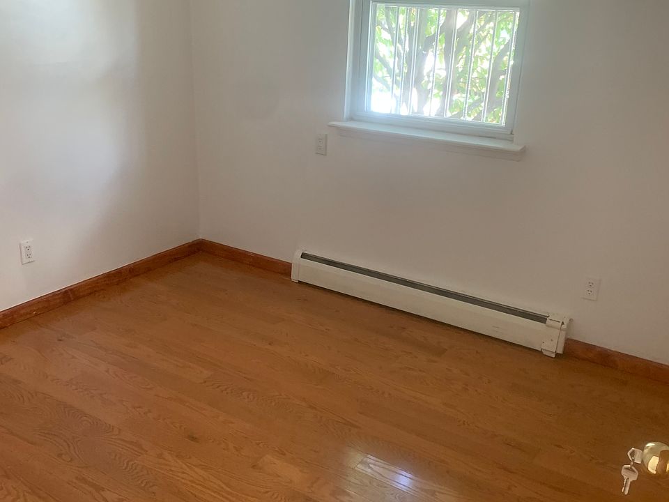 2nd image of 1150 72nd St