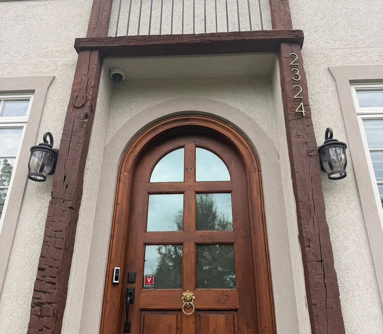 5 bed, 4300 sqft, $9,200 — Photo 1