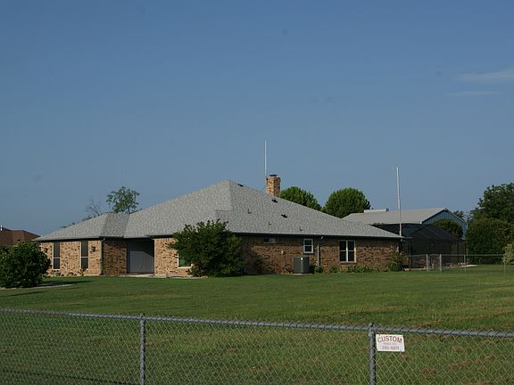 3rd image of 108 Lunday Ln