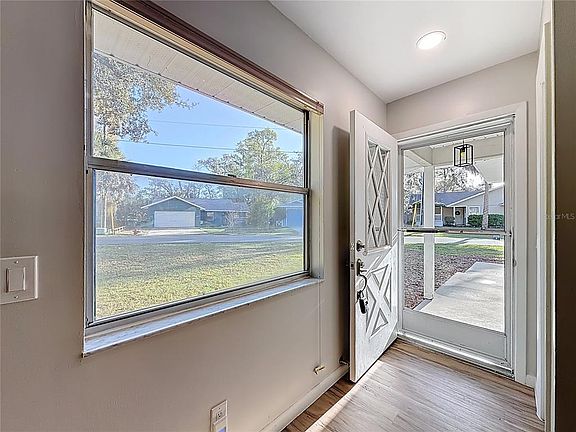 3rd image of 405 E Circlewood St
