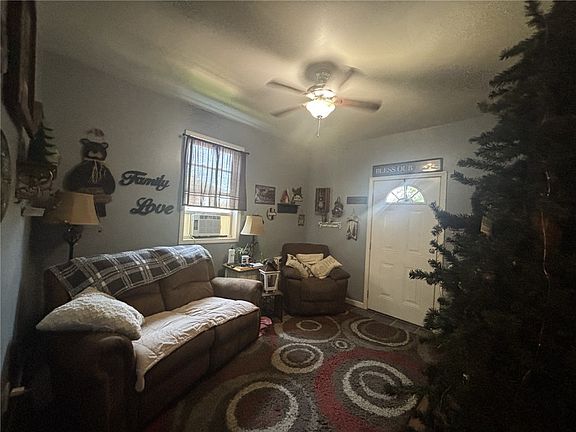 3rd image of 1875 5th Ave