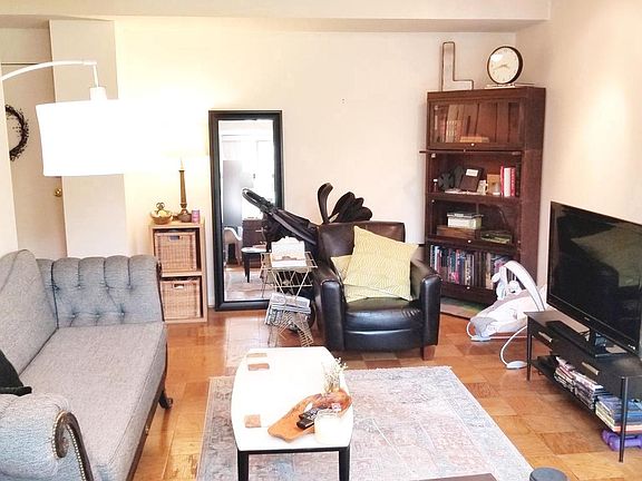 5th image of 4410 Oglethorpe St APT 217