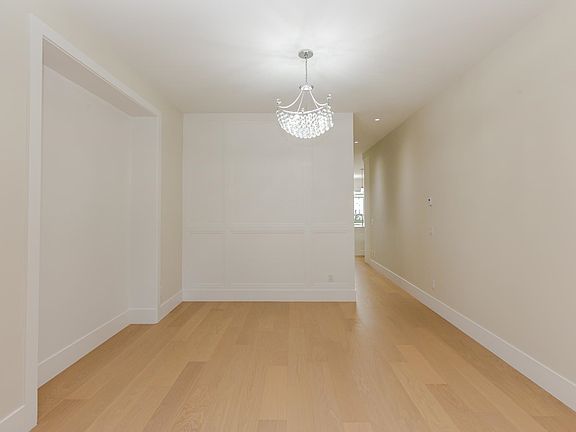 4th image of 15672 82a Ave