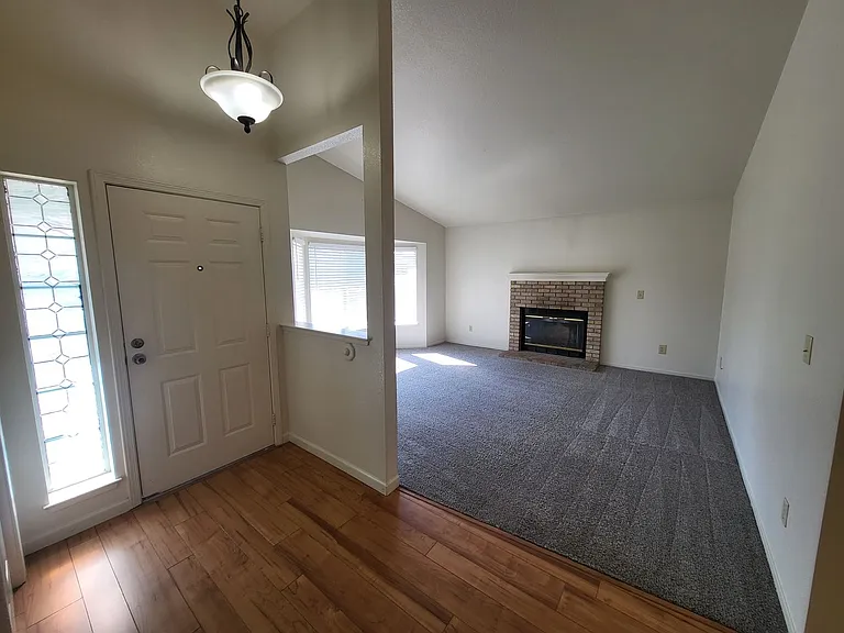 630 Boulder Cir — Photo 2