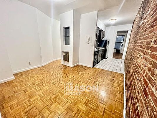 2nd image of 335 W 43rd St #3R