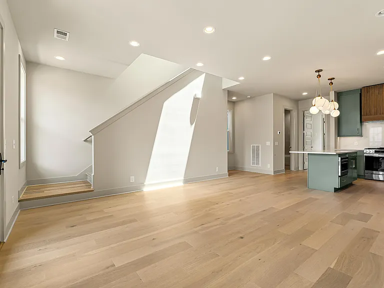 408 Hudson Way — Photo 13