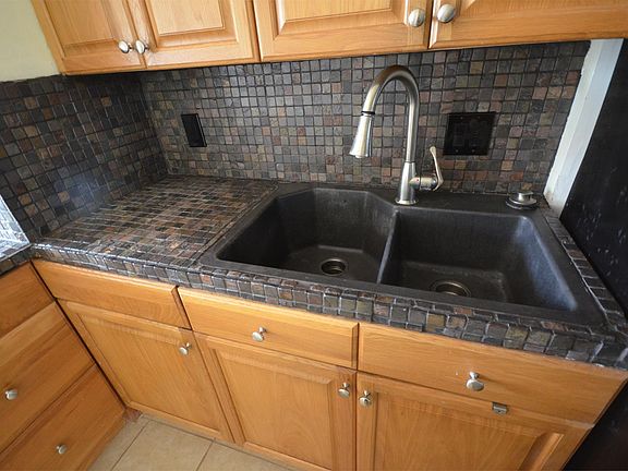 Deep sinks and modern design