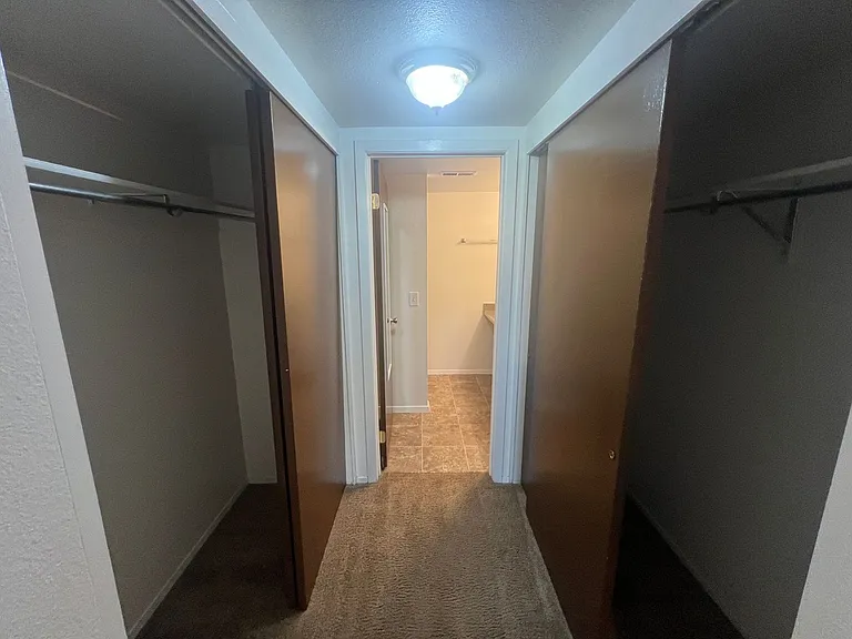 4693 S Brookwillow Cv #B — Photo 12