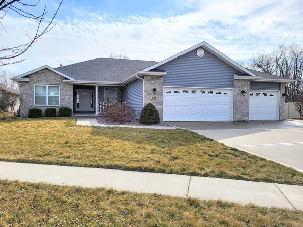 815 E Short Dr, Coal City, IL 60416