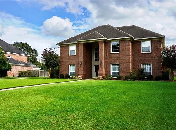 2nd image of 2705 Bocage Ln