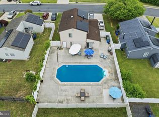 234 E Hedgerow Dr, Logan Township, NJ 08085