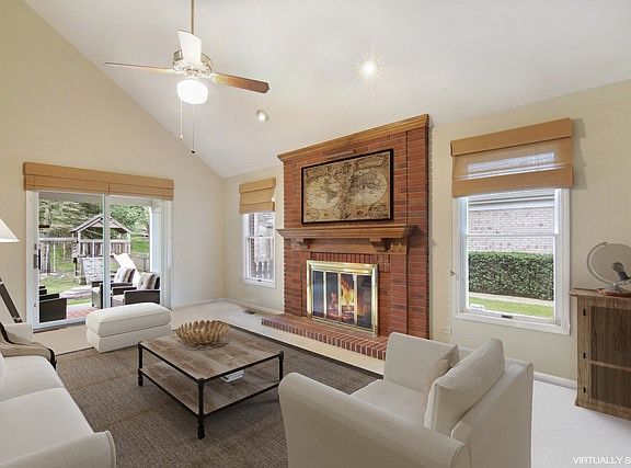 4th image of 2451 Saranac Ln
