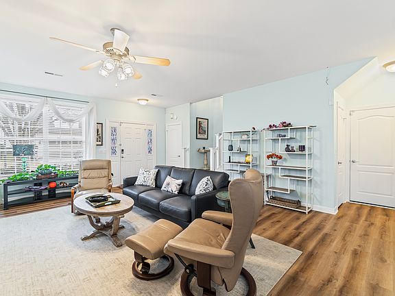 4th image of 5228 Norwell Ln