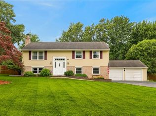 60 Barnfield Rd, Pittsford, NY 14534