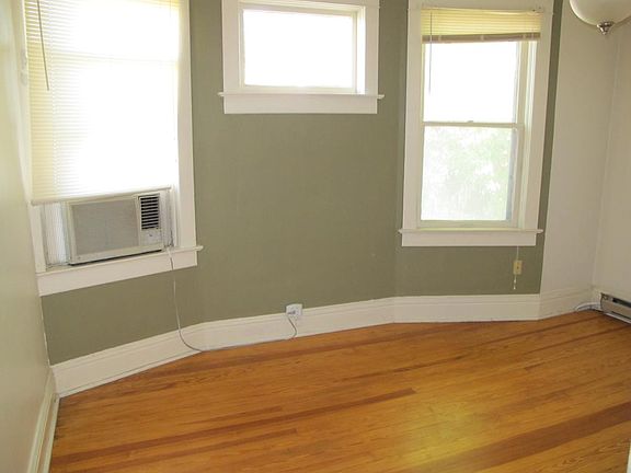 2nd image of 4907 Capitol Ave APT 3
