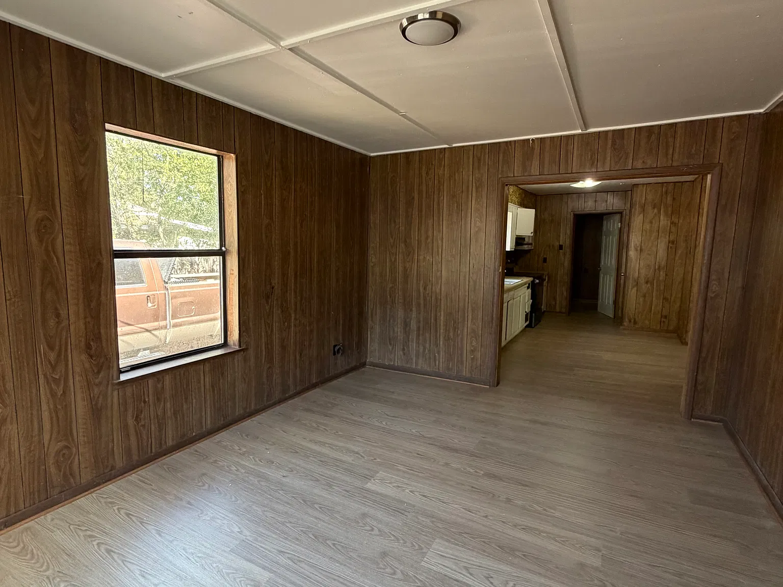 2 bed, 946 sqft, $950 — Photo 2