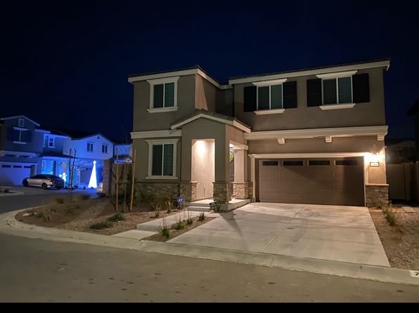 713 Dahlia Ln