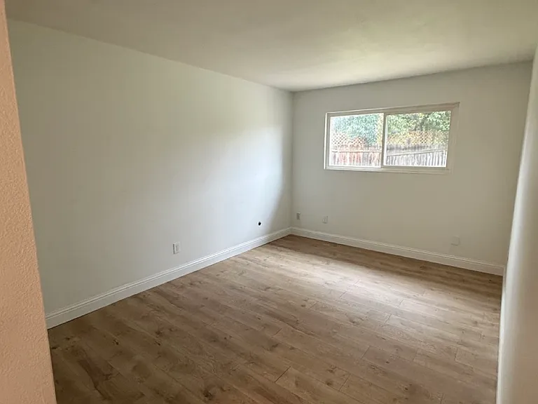 2621 Shad Ct — Photo 15