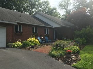 2242 Pine Ridge Rd, Niskayuna, NY 12309