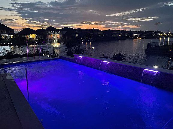 Picturesque pool and sky