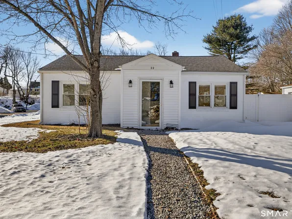 22 Woodlawn Avenue, Waterford, CT 06385