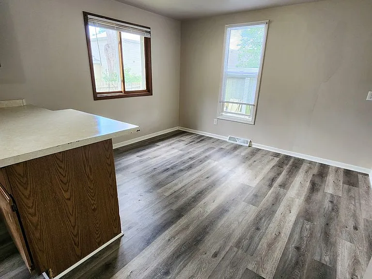 816 1/2 Birch St — Photo 12