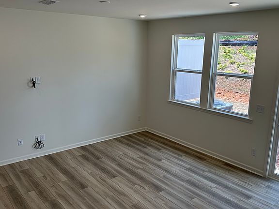 3rd image of 169 Parkerlane