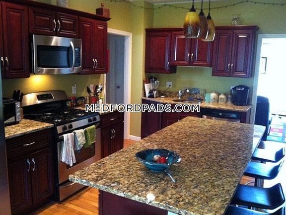 2nd image of 75 Lyman Avenue # First Floor