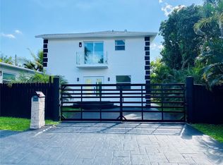 205 SW 10th St #2, Hallandale, FL 33009
