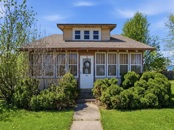 200 N Sycamore Ave, Garrison, IA 52229
