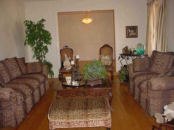 2nd image of 10248 Stoneway Dr