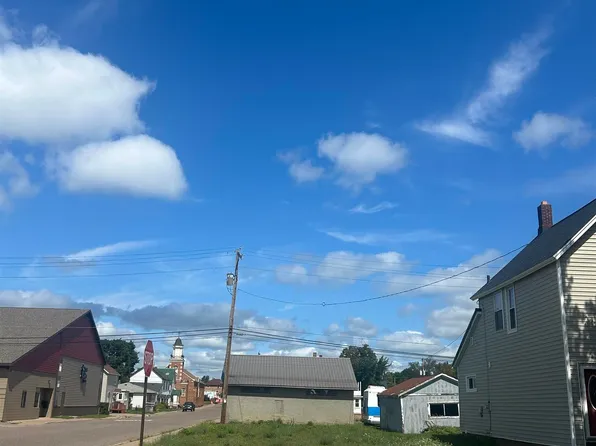 401 Cleveland Ave, Ishpeming, MI 49849