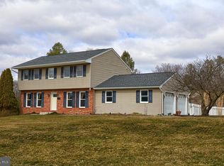 526 W Siddonsburg Rd, Dillsburg, PA 17019