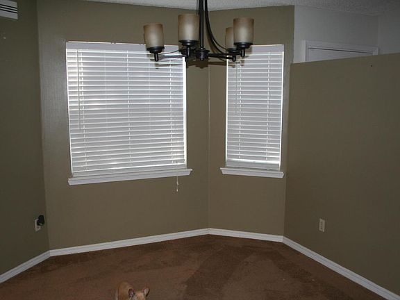 4th image of 8028 Mactavish Way W
